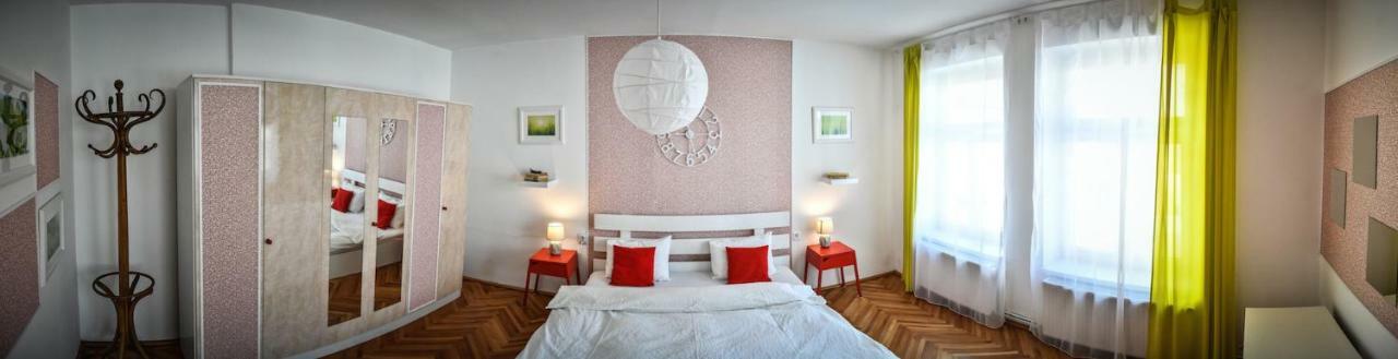 Spacious Stylish Apartment In Old Town Sibiu Luaran gambar